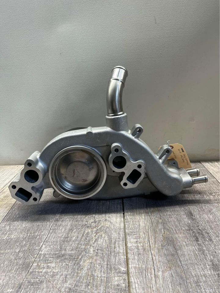 2001-07 Chevy Silverado GMC Sierra Water Pump