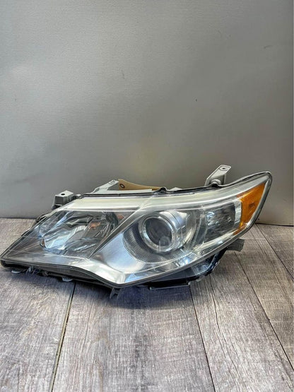 2012-14 Toyota Camry Left Dirver Side Halogen Headlight