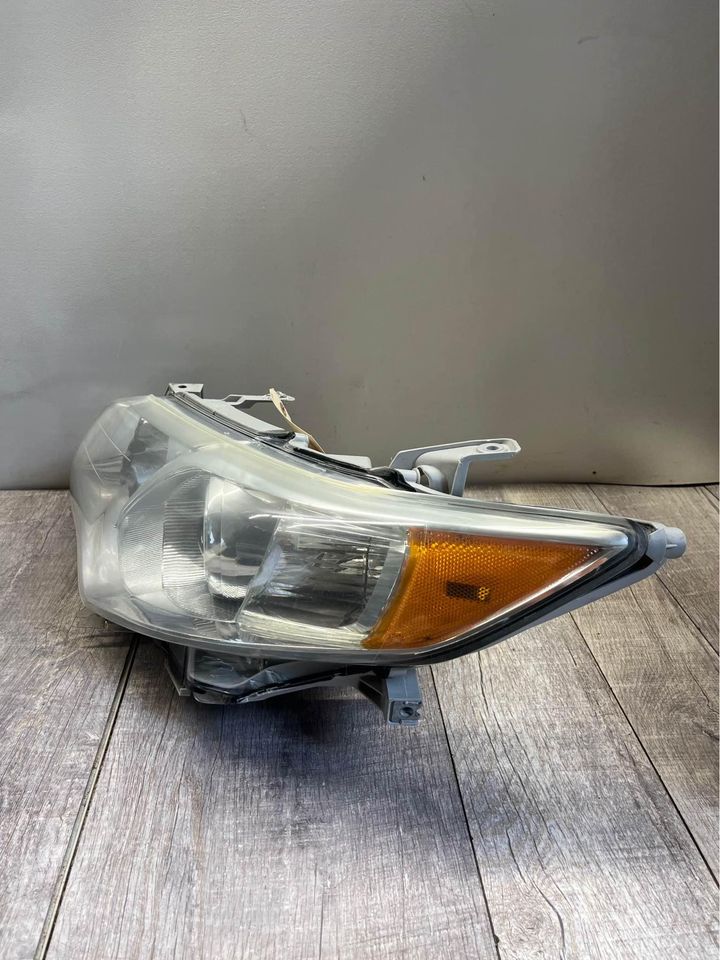 2012-14 Toyota Camry Left Dirver Side Halogen Headlight