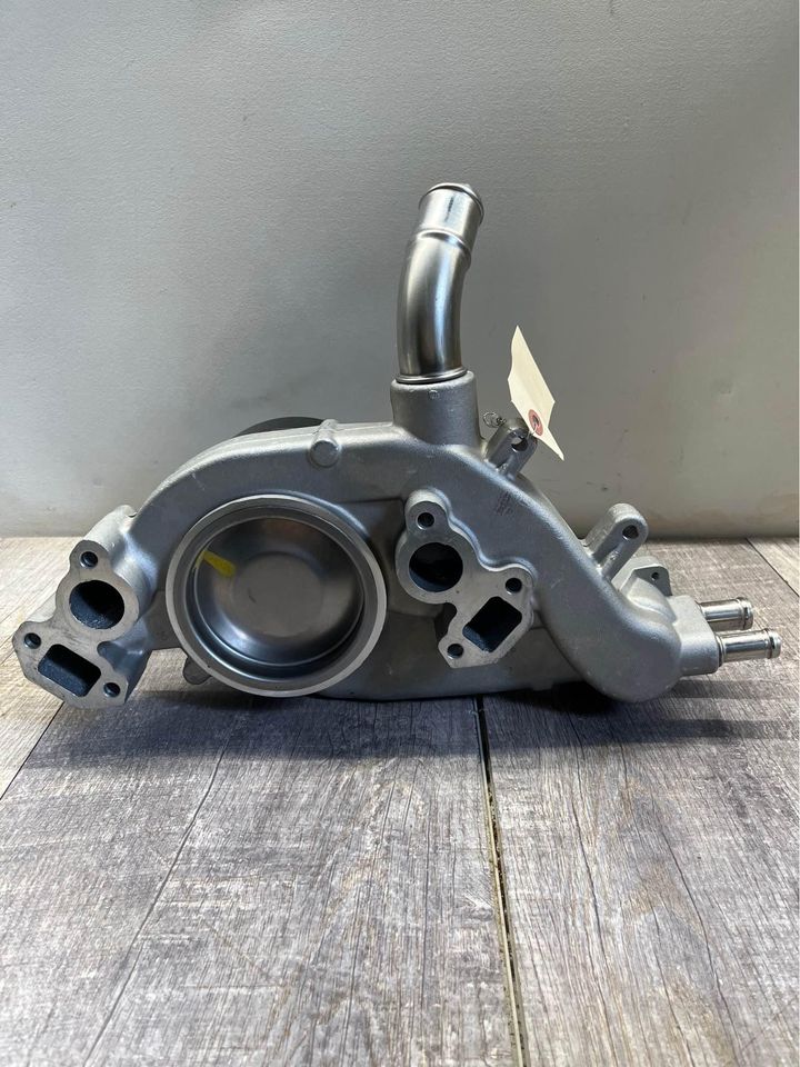 2001-07 Chevy Silverado GMC Sierra Water Pump