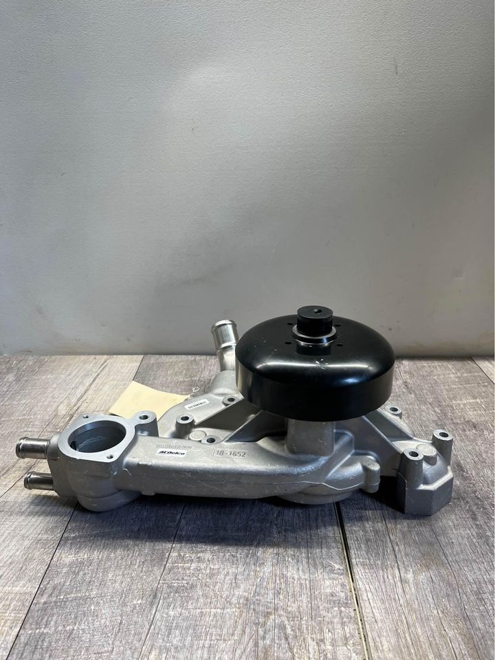 2001-07 Chevy Silverado GMC Sierra Water Pump