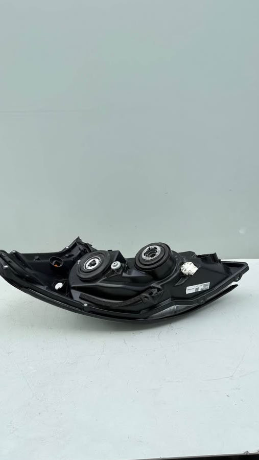 2003-09 Lexus GX470 Right Passenger Halogen Headlight