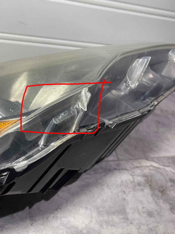 2015-17 Toyota Camry Passenger Right Side Halogen Headlight OEM