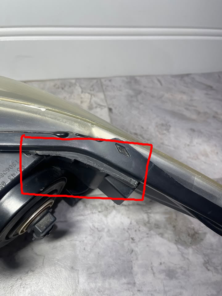 2015-17 Toyota Camry Passenger Right Side Halogen Headlight OEM