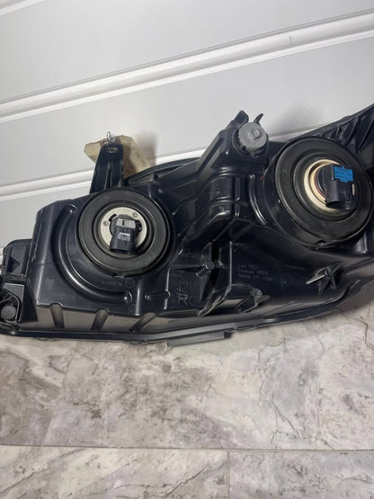 2015-17 Toyota Camry Passenger Right Side Halogen Headlight OEM