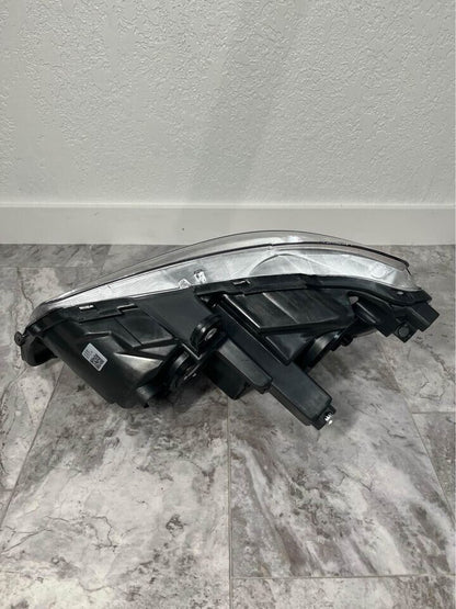 2008-16 Chrysler Town & Country Right Passenger HID Xenon Headlight