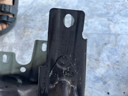 2007-15 Audi Q7 Front Right Upper Fender Mount Bracket Reinforcement OEM