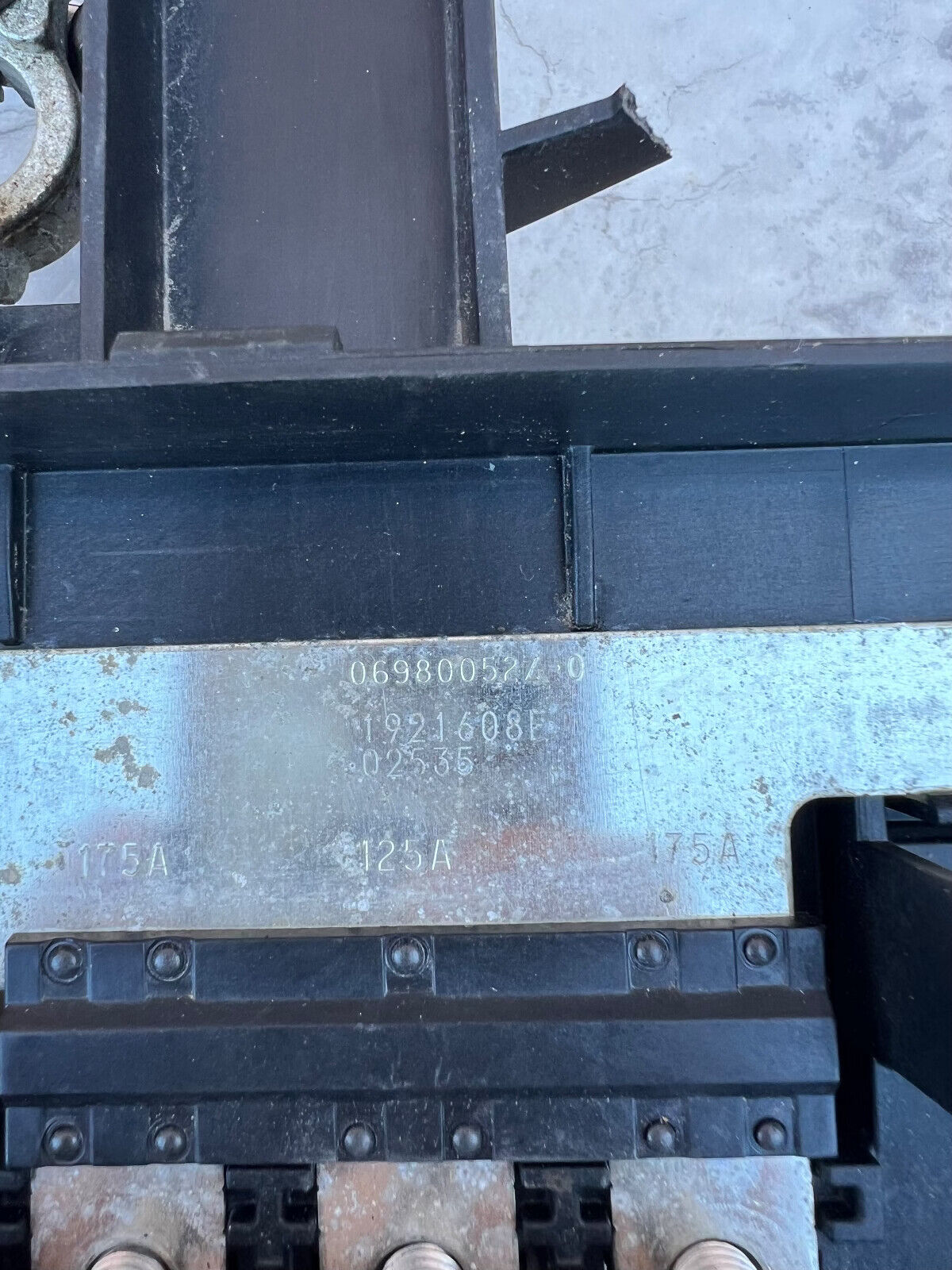 2015-20 Chevy Tahoe Suburban Battery Distribution Fuse Block Box OEM