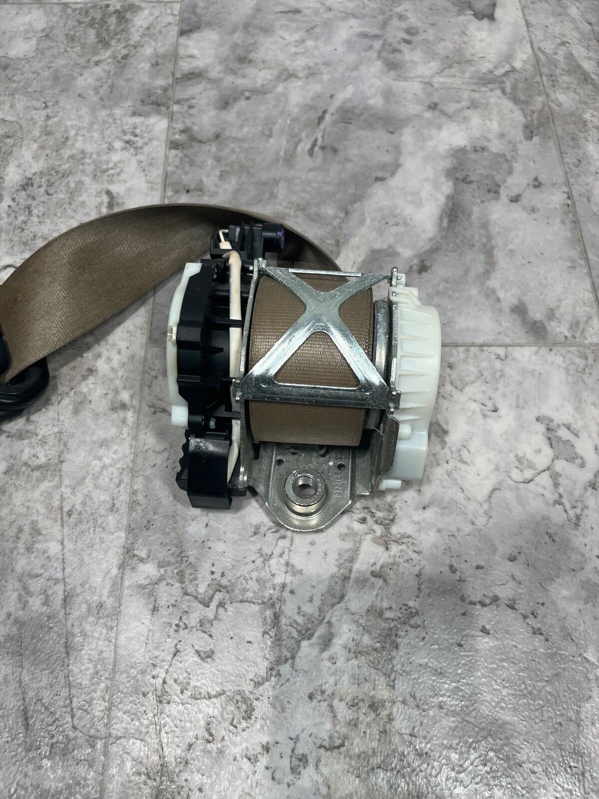 2007-15 Audi Q7 Front Right Seat Belt Retractor OEM