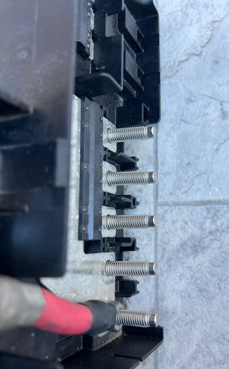 2015-20 Chevy Tahoe Suburban Battery Distribution Fuse Block Box OEM