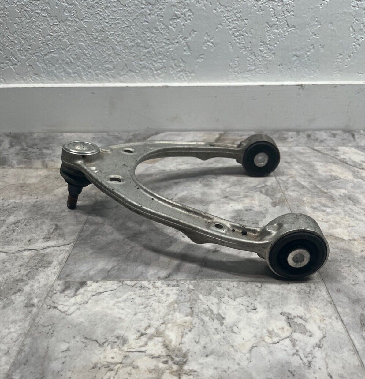 2007-15 Audi Q7 Front Left or Right Upper Arm OEM