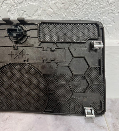 2008-11 Mercedes W204 C300 C350 Dash Speacker Cover OEM