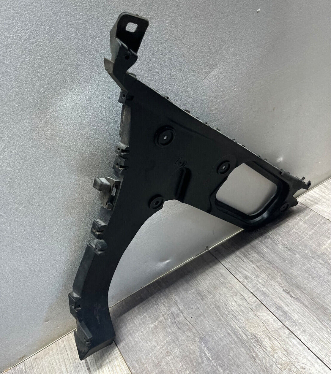 2007-15 Audi Q7 Rear Right Passenger Side Bumper Guide Bracket Support OEM