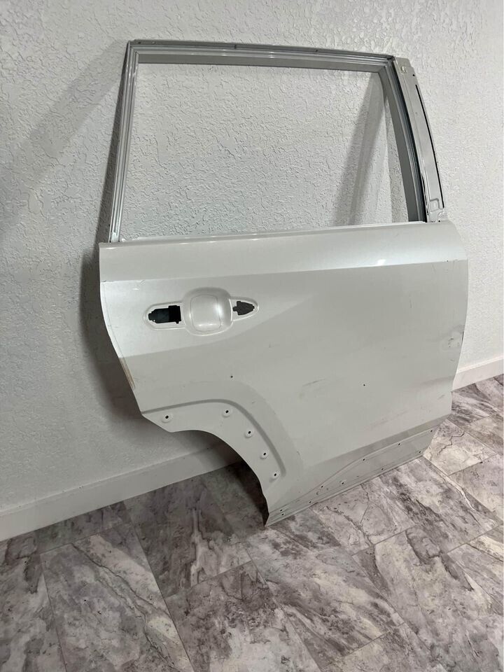 2010-23 Toyota 4Runner Passenger Rear Right Side Door Shell OEM LOCAL PICK UP