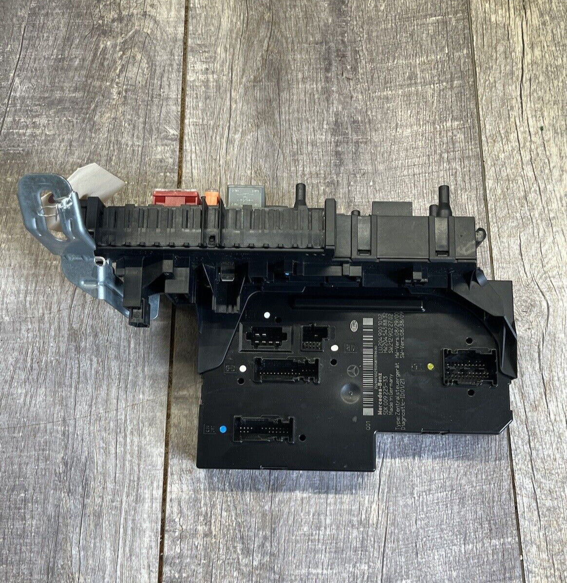 2010-14 Mercedes W204 C300 C350 C63 AMG Rear Fuse Relay Box Module OEM