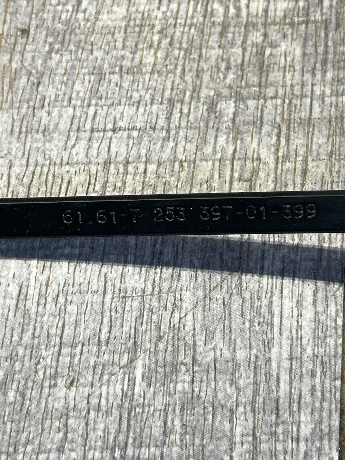 2007-11 BMW E90 E91 E92 E93 328i 3-Series Front Right Wiper Arm OEM