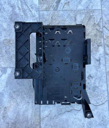 2007-15 Audi Q7 Engine Main Fuse Relay Box Block OEM