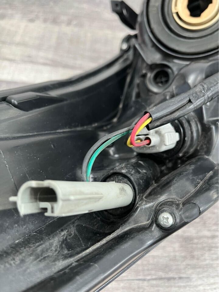 2014-16 Toyota Highlander Left Side Headlight Chrome OEM