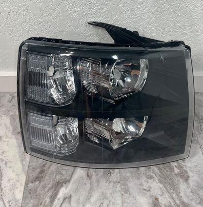 2007-13 Chevrolet Silverado 1500 Front Right Side Black Headlight OEM