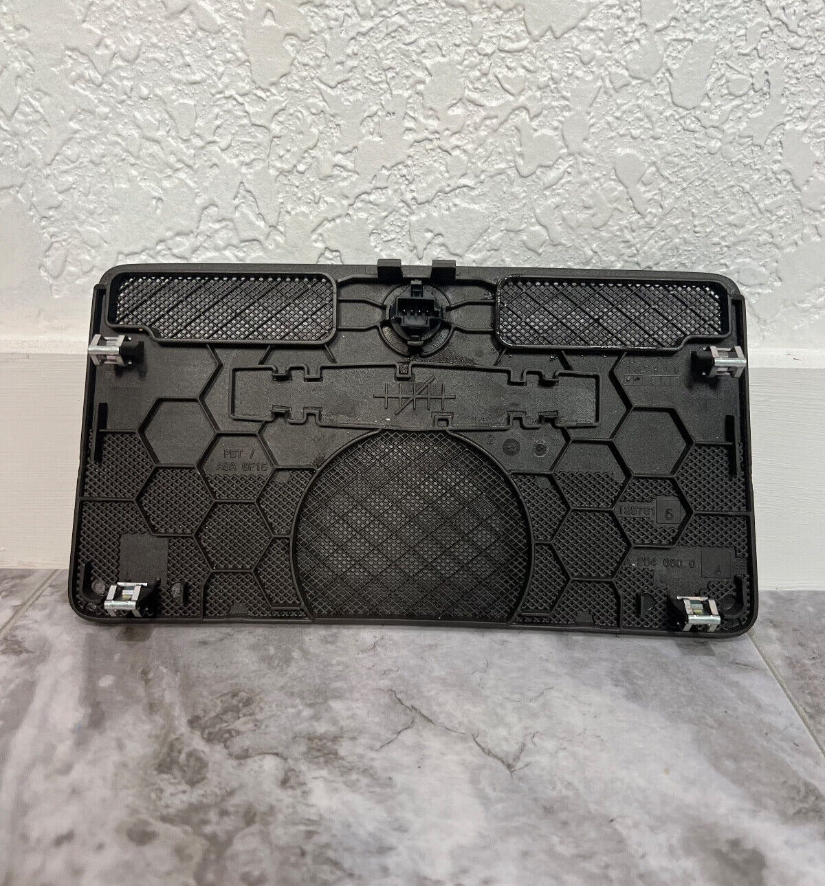 2008-11 Mercedes W204 C300 C350 Dash Speacker Cover OEM