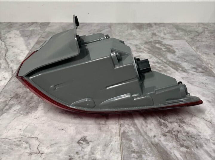 2014-20 Jeep Grand Cherokee Right Passenger Tail Light Lamp