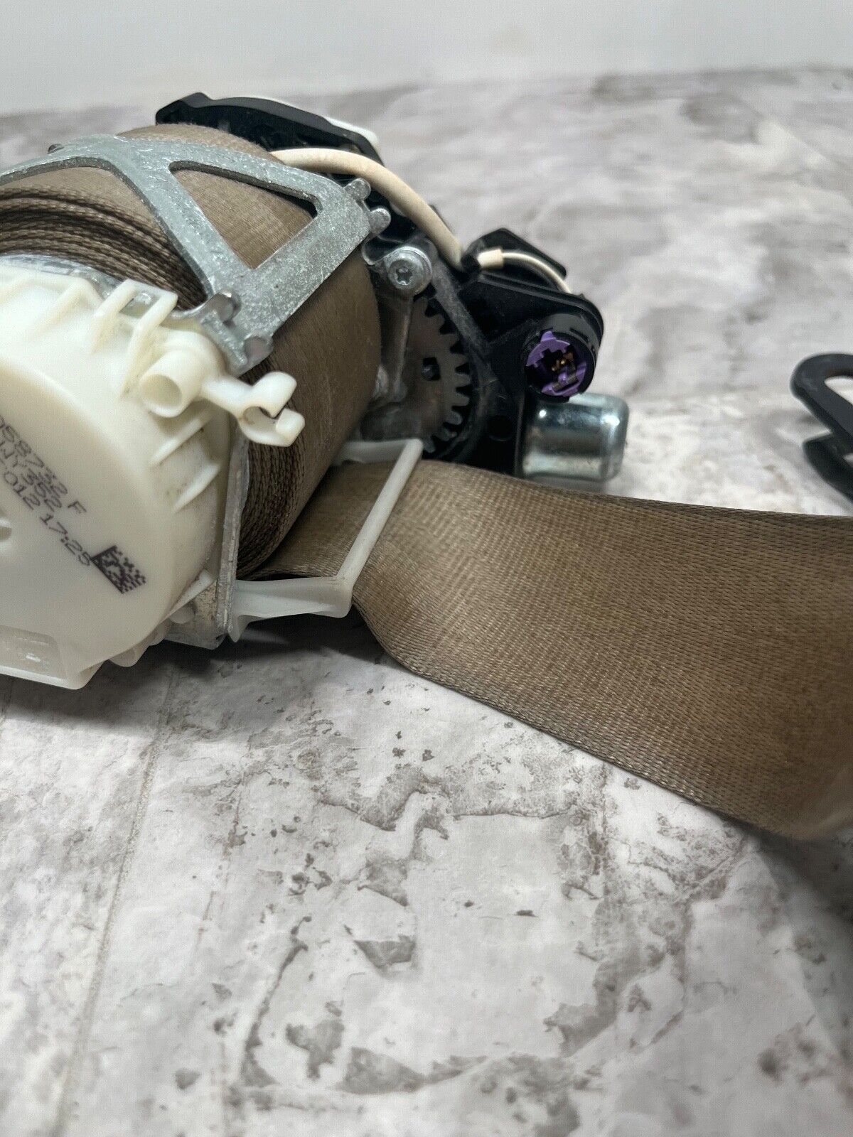 2007-15 Audi Q7 Front Right Seat Belt Retractor OEM