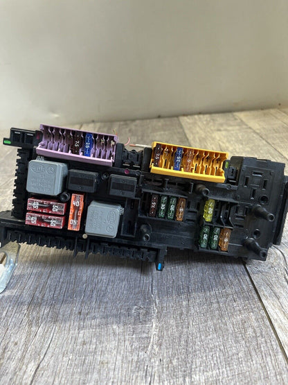 2010-14 Mercedes W204 C300 C350 C63 AMG Rear Fuse Relay Box Module OEM