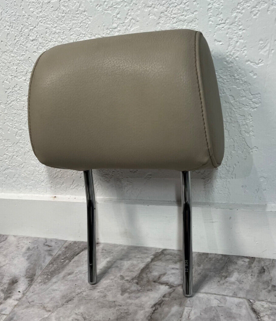 2007-15 Audi Q7 Front Right Passenger Headrest OEM