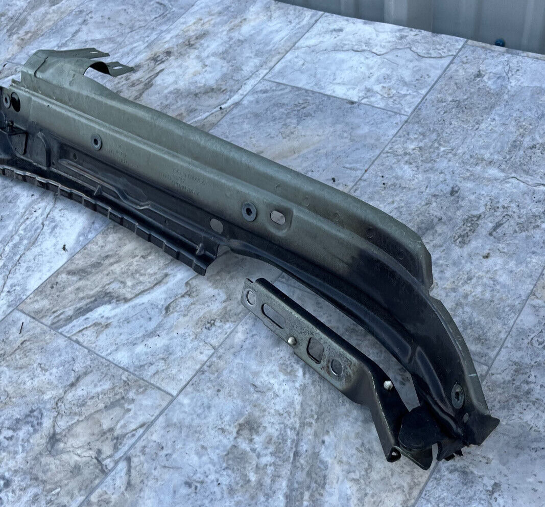 2007-15 Audi Q7 Front Right Upper Fender Mount Bracket Reinforcement OEM