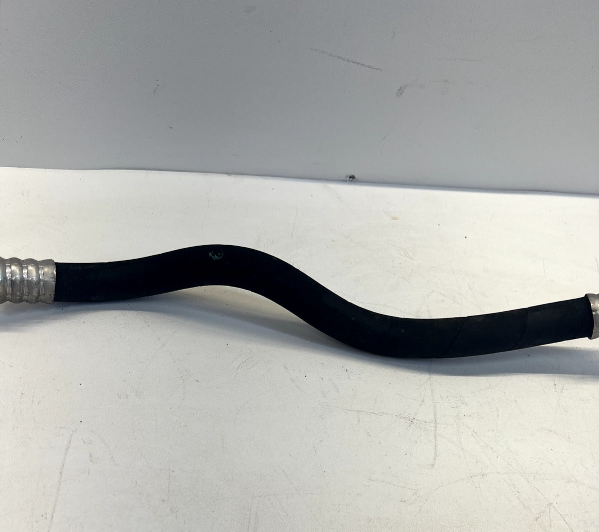 2007-11 Mercedes W216 CL550 S550 Refrigerant Suction Hose OEM
