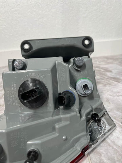 2014-20 Jeep Grand Cherokee Right Passenger Tail Light Lamp