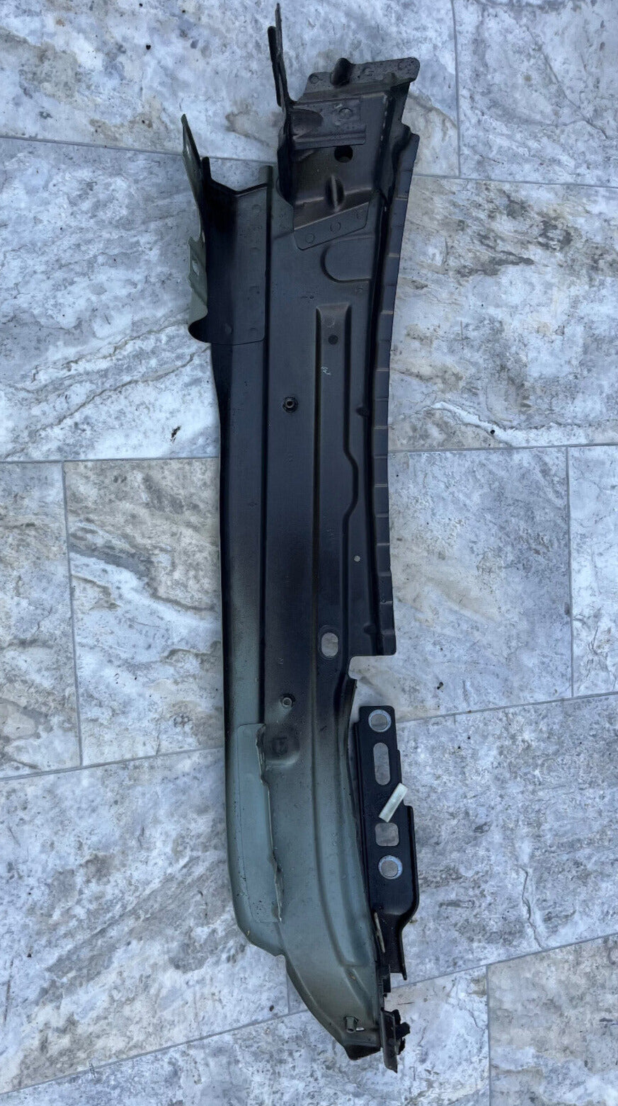 2007-15 Audi Q7 Front Right Upper Fender Mount Bracket Reinforcement OEM