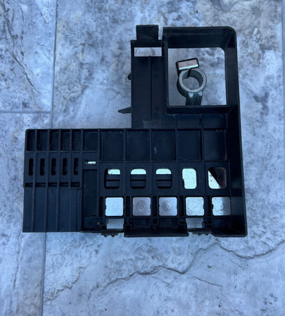 2015-20 Chevy Tahoe Suburban Battery Distribution Fuse Block Box OEM