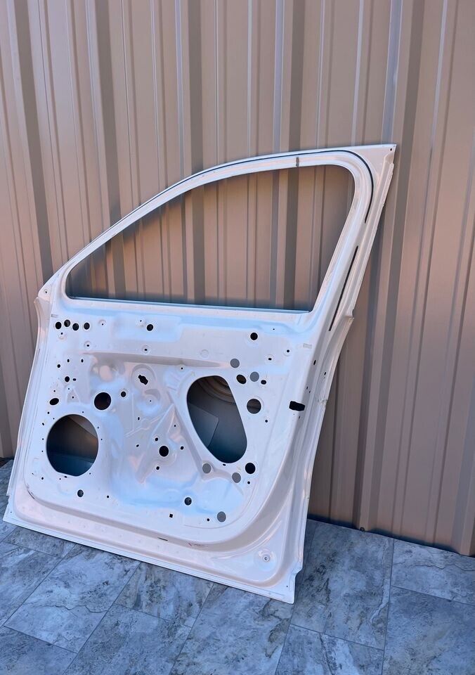 2019-22 Porsche Cayenne Front Right Passenger Side Door Shell OEM LOCAL PICK UP