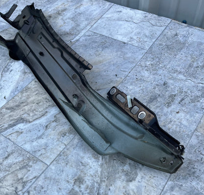 2007-15 Audi Q7 Front Right Upper Fender Mount Bracket Reinforcement OEM