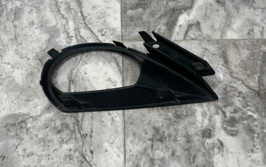 2010-15 Audi Q7 Right Fog Light Grille Trim Cover OEM