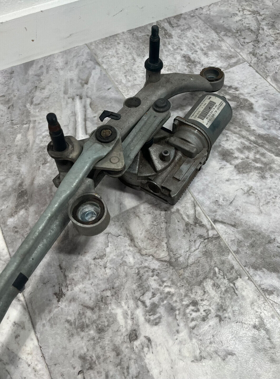 2007-15 Audi Q7 Windshield Wiper Motor With Linkage Assembly OEM