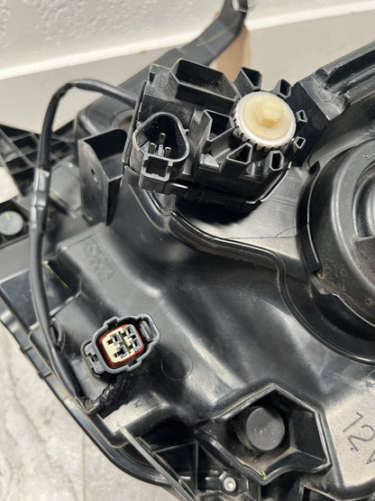 2014-17 Toyota Tundra Right Passenger Side Headlight Halogen OEM