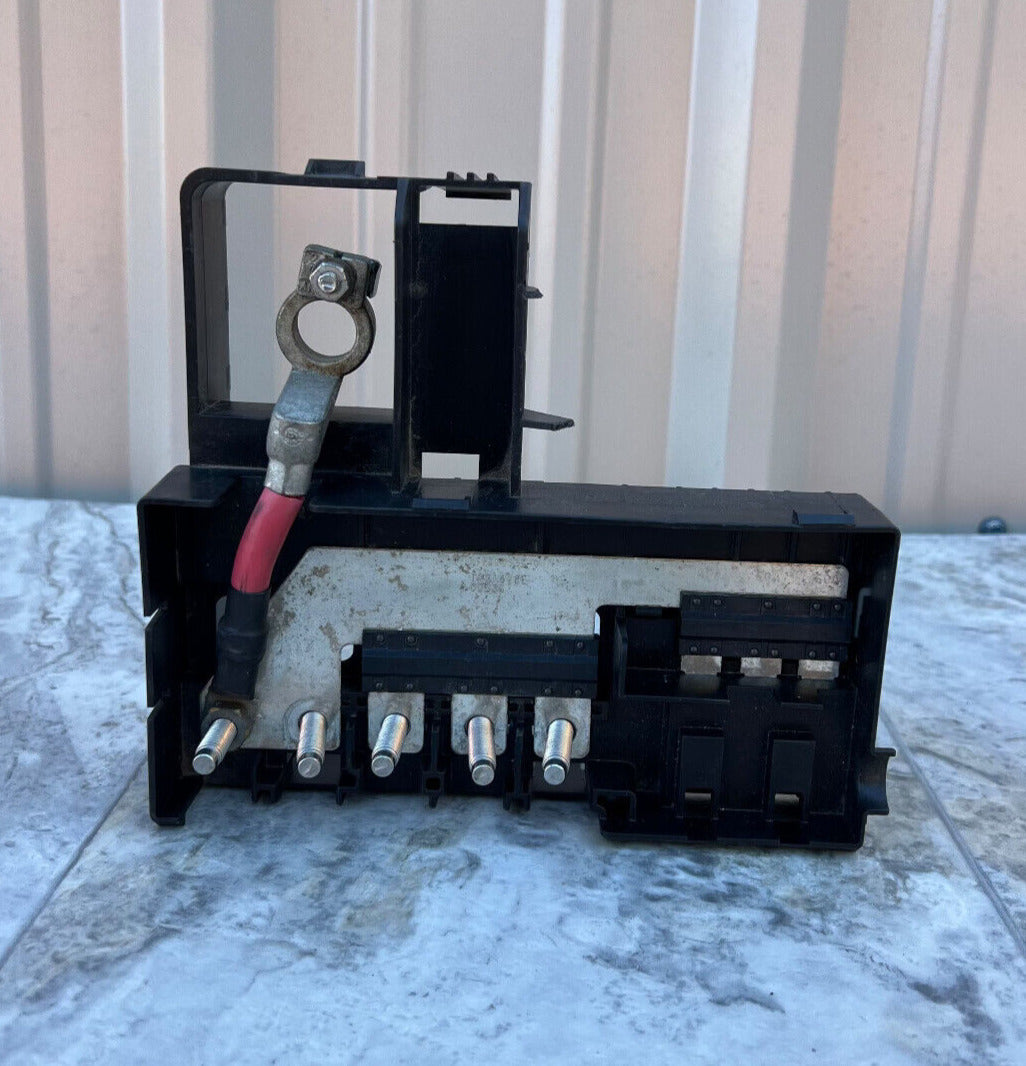 2015-20 Chevy Tahoe Suburban Battery Distribution Fuse Block Box OEM