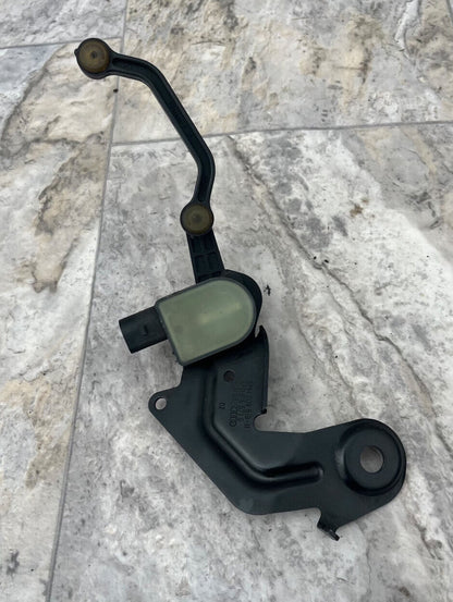2005-11 Audi A6 Rear Left Side Headlight Leveling Sensor w/Bracket OEM