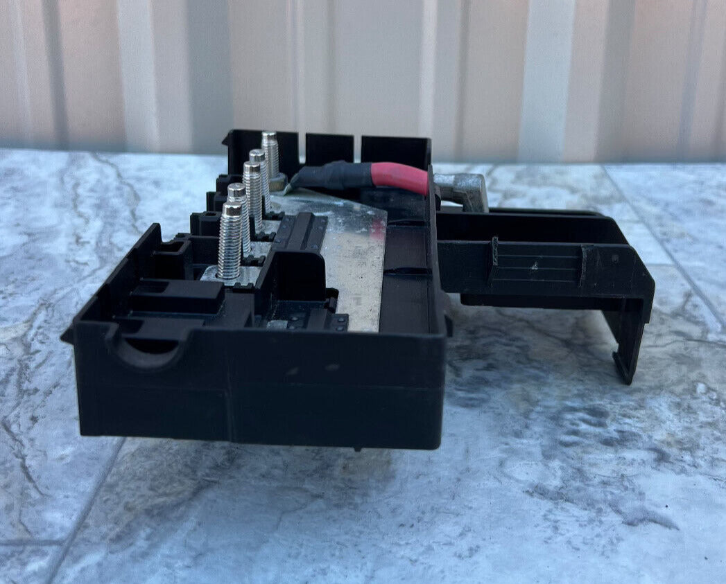 2015-20 Chevy Tahoe Suburban Battery Distribution Fuse Block Box OEM