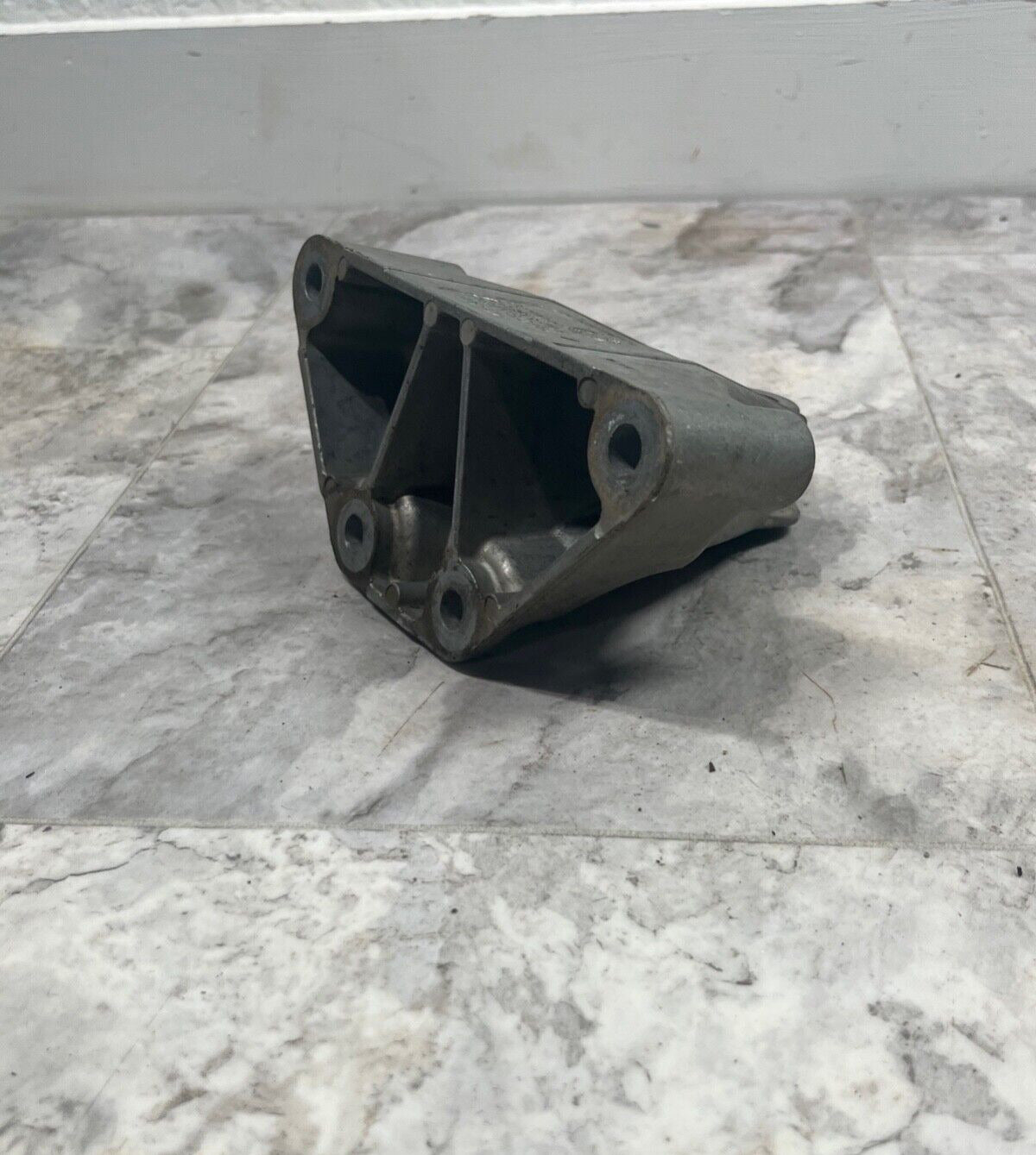 2007-15 Audi Q7 Transmission Transfer Mount Bracket