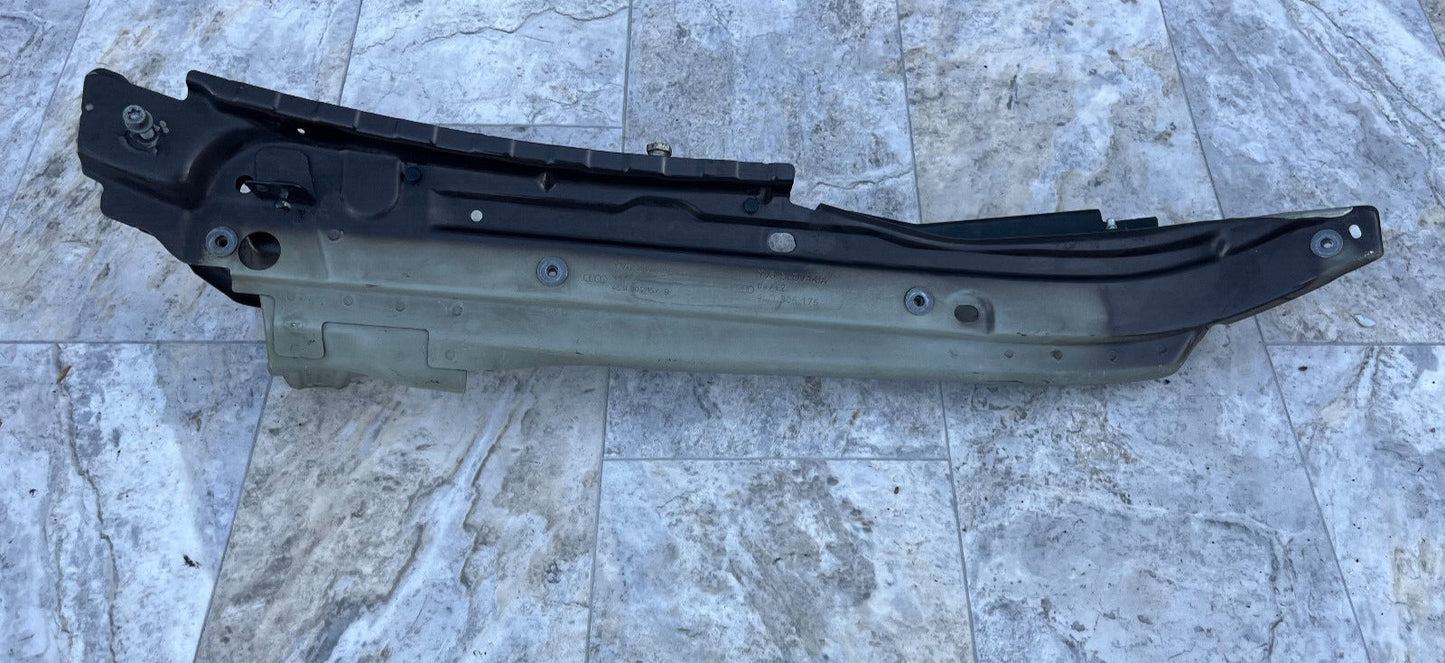 2007-15 Audi Q7 Front Left Fender Upper Reinforcement Support Bracket OEM