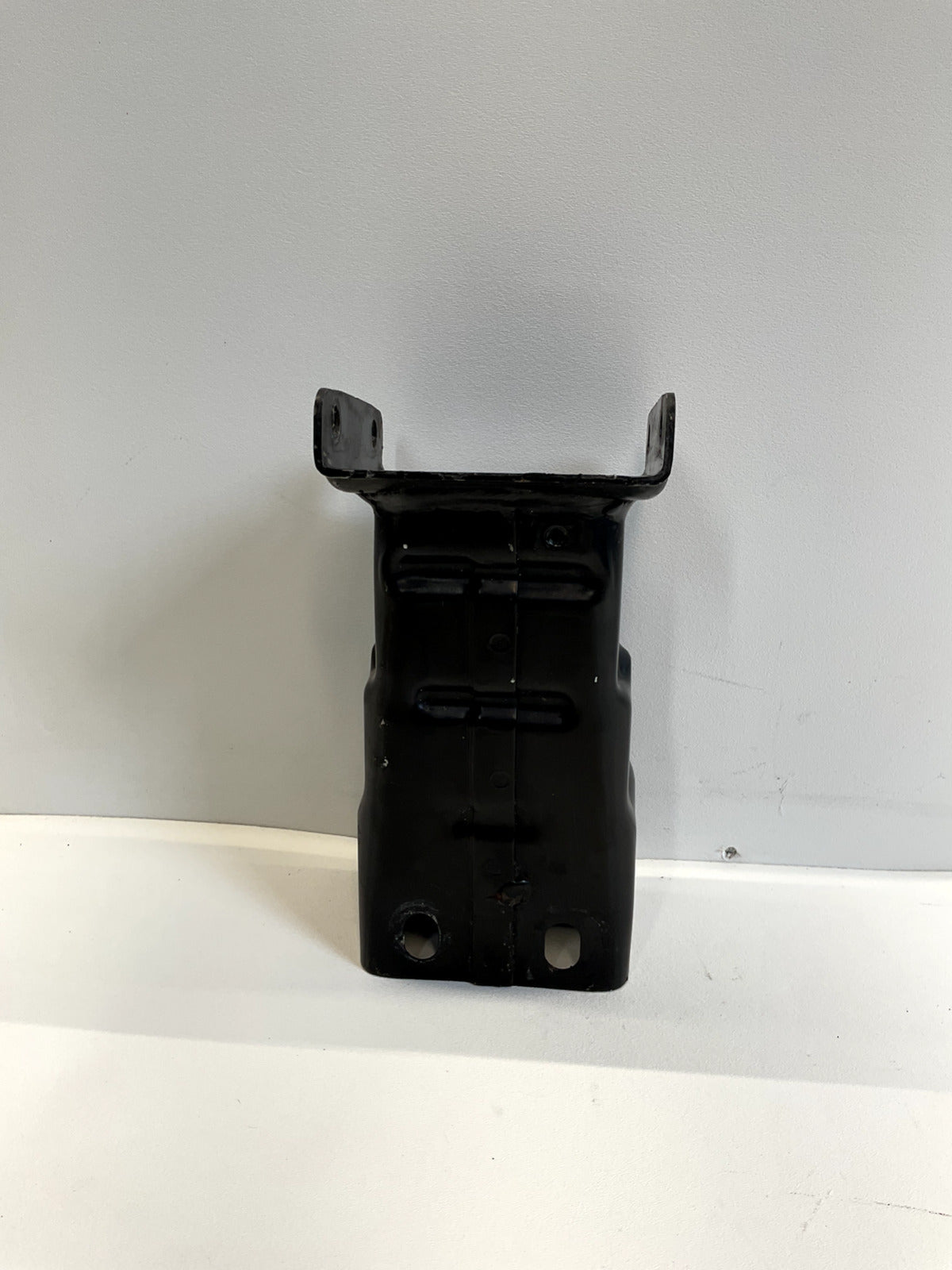 2007-13 Mercedes W221 S550 Front Left Reinforcement Side Rail End Mount OEM