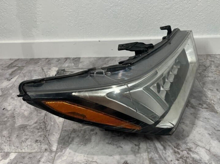 2017-20 Acura MDX Right Passenger Headlight LED OEM Selling It For Parts Only