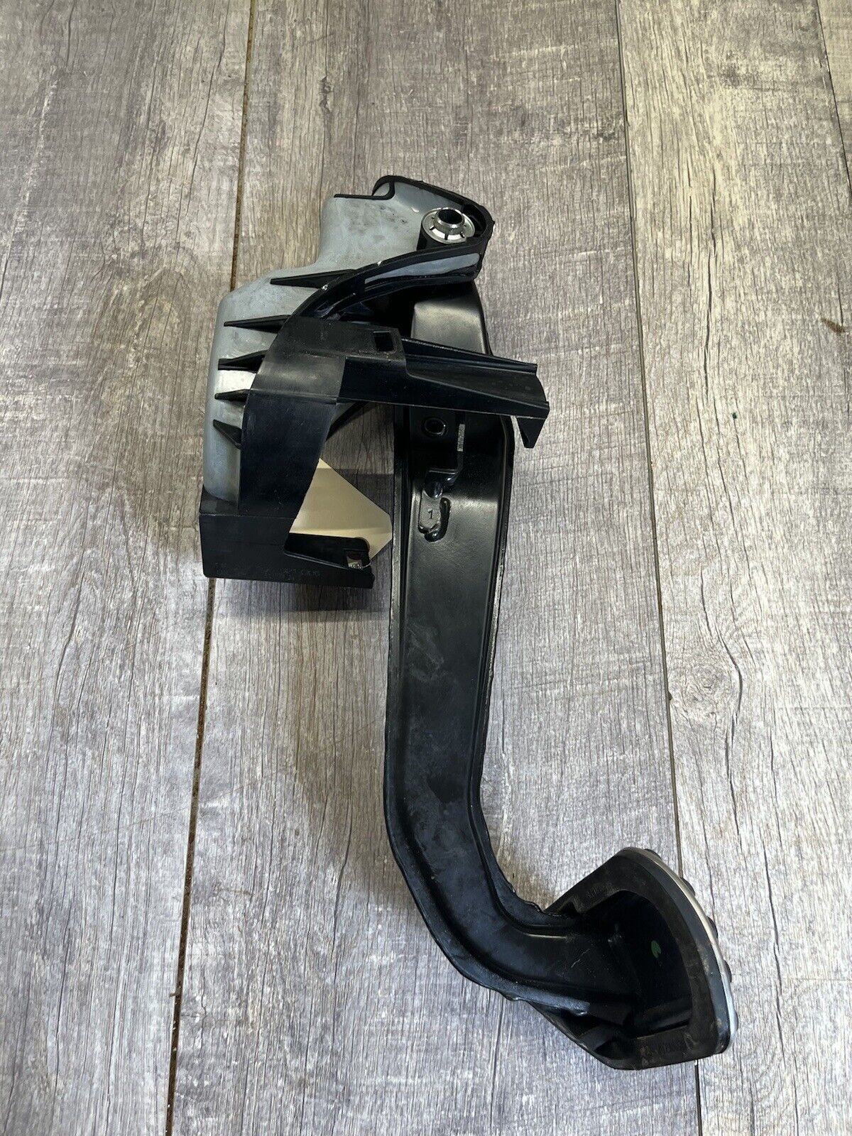 2008-14 Mercedes W204 C300 Brake Stop Pedal Assembly OEM