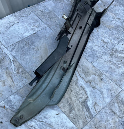 2007-15 Audi Q7 Front Left Fender Upper Reinforcement Support Bracket OEM