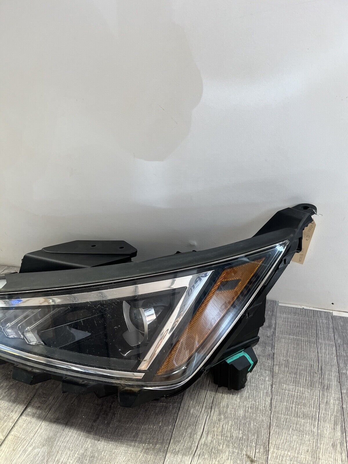 2019-20 Hyundai Elantra Driver Left Side Halogen Headlight OEM