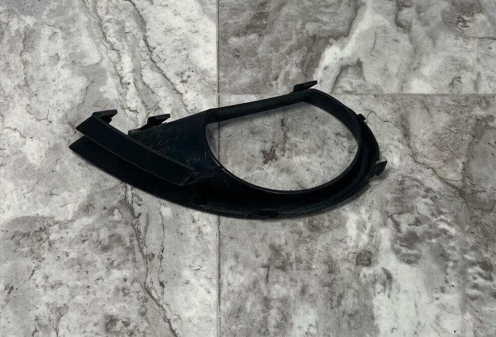 2010-15 Audi Q7 Right Fog Light Grille Trim Cover OEM