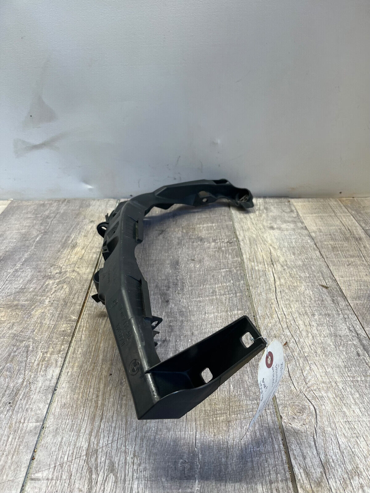 2009-12 BMW E90 328i 335i Right Headlight Carrier Support Mount Bracket OEM